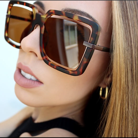 Tort Square Frame Sunglasses - Picture 5 of 5